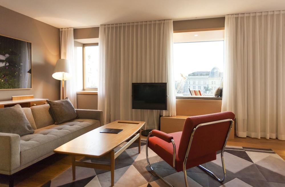 The Guesthouse Wien Exteriör bild A living room at the Hotel