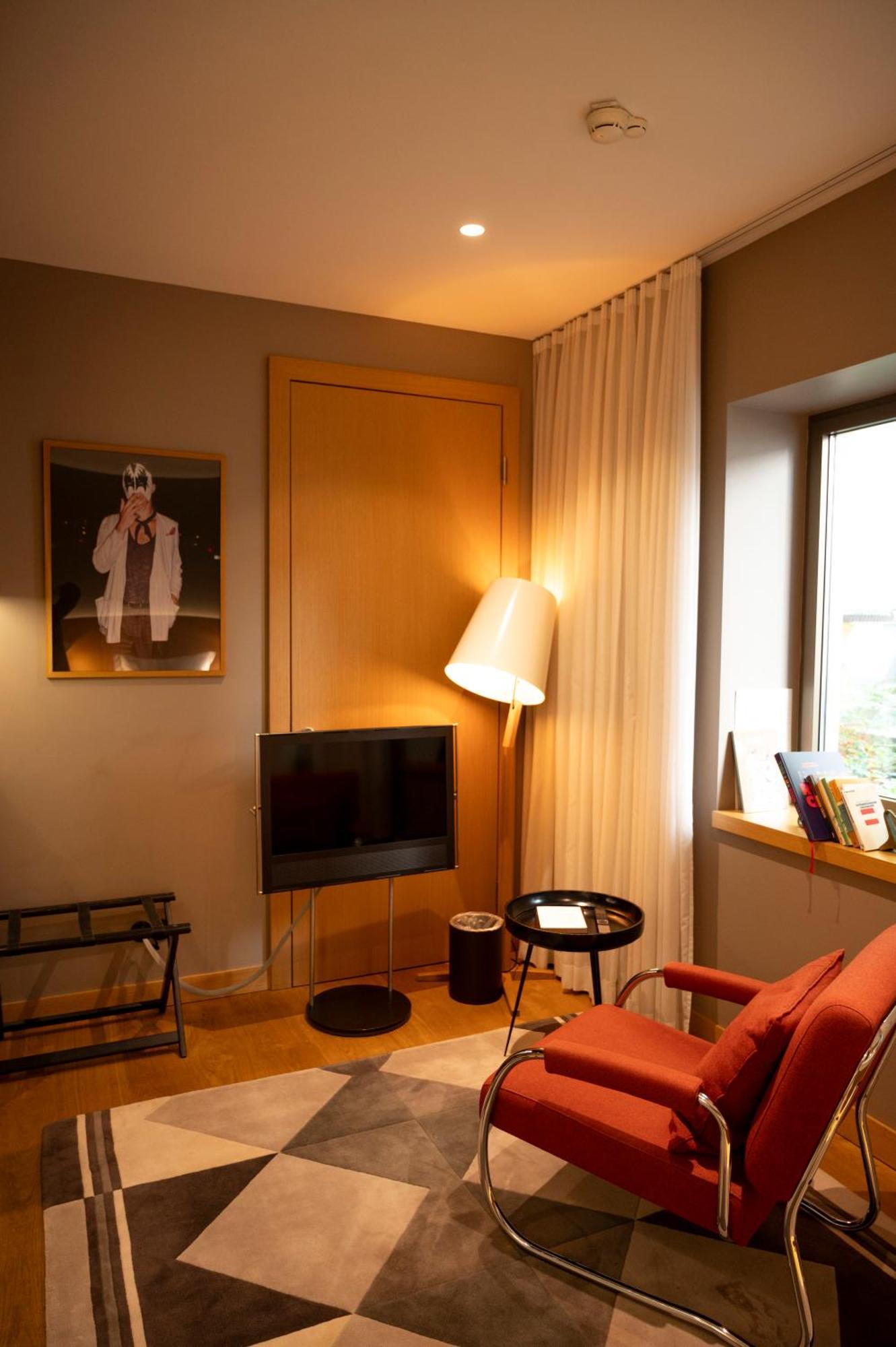 The Guesthouse Wien Exteriör bild A room at the hotel