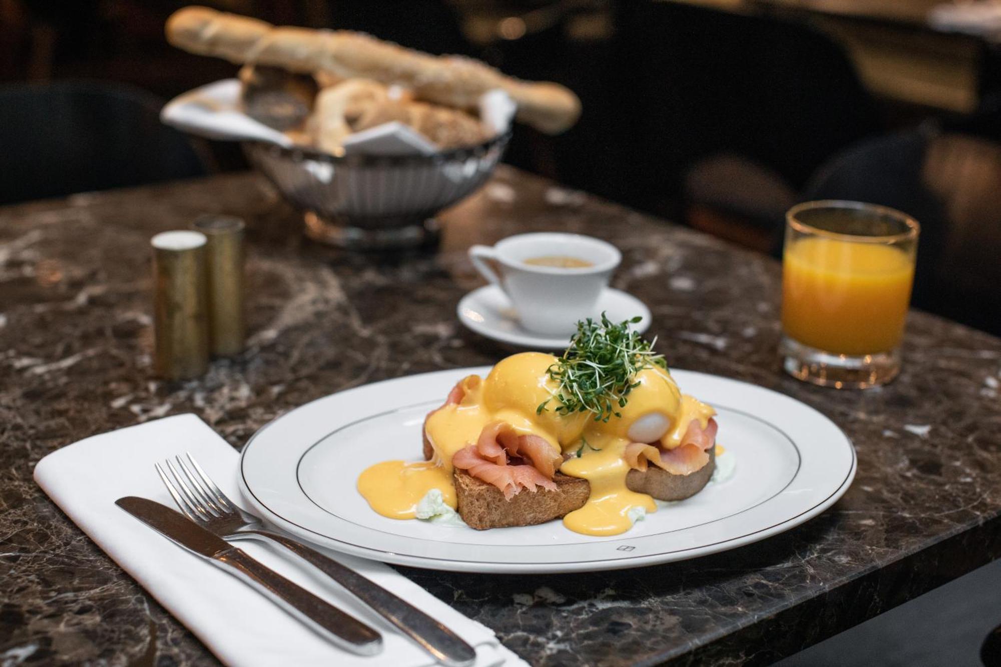 The Guesthouse Wien Exteriör bild Eggs Benedict