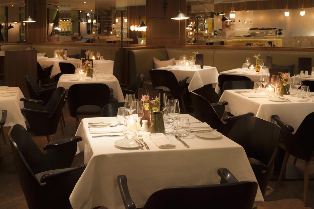 The Guesthouse Wien Exteriör bild Interior of the restaurant
