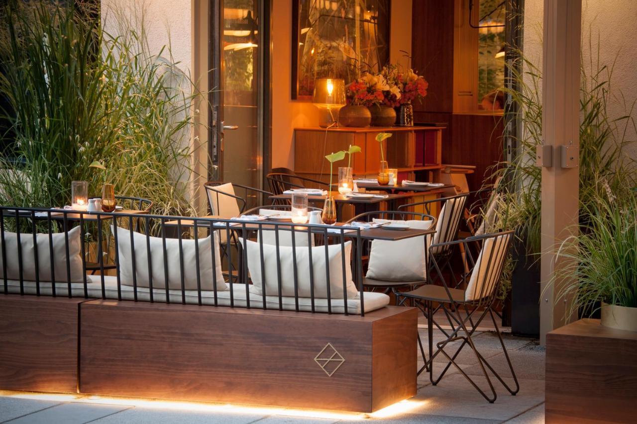 The Guesthouse Wien Exteriör bild The Terrace at the Mandarin Oriental, Paris